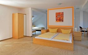 Gaestehaus Mezzaluna